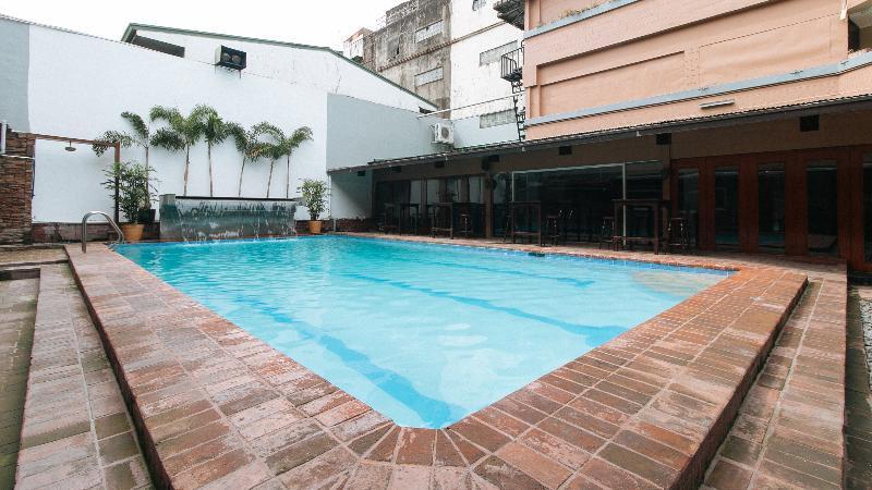 RedDoorz Premium at Arzo Hotel Manilla Buitenkant foto