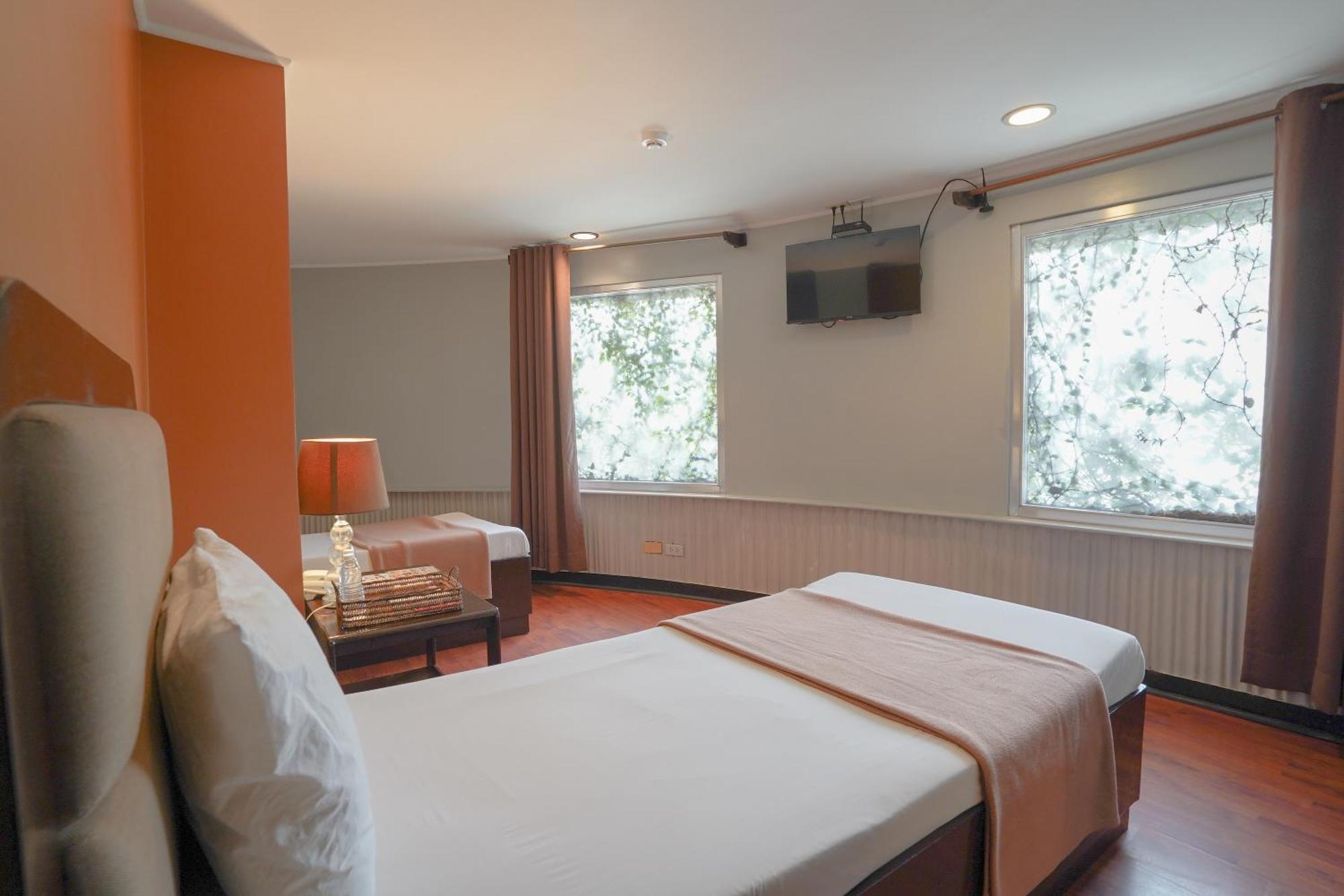 RedDoorz Premium at Arzo Hotel Manilla Buitenkant foto