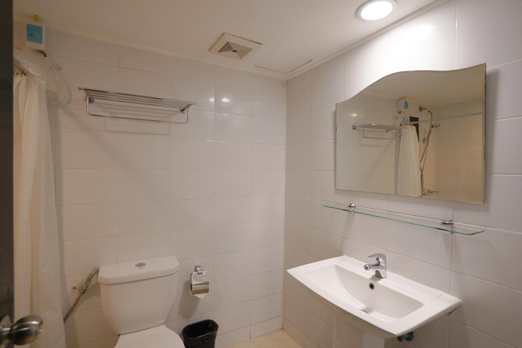 RedDoorz Premium at Arzo Hotel Manilla Buitenkant foto