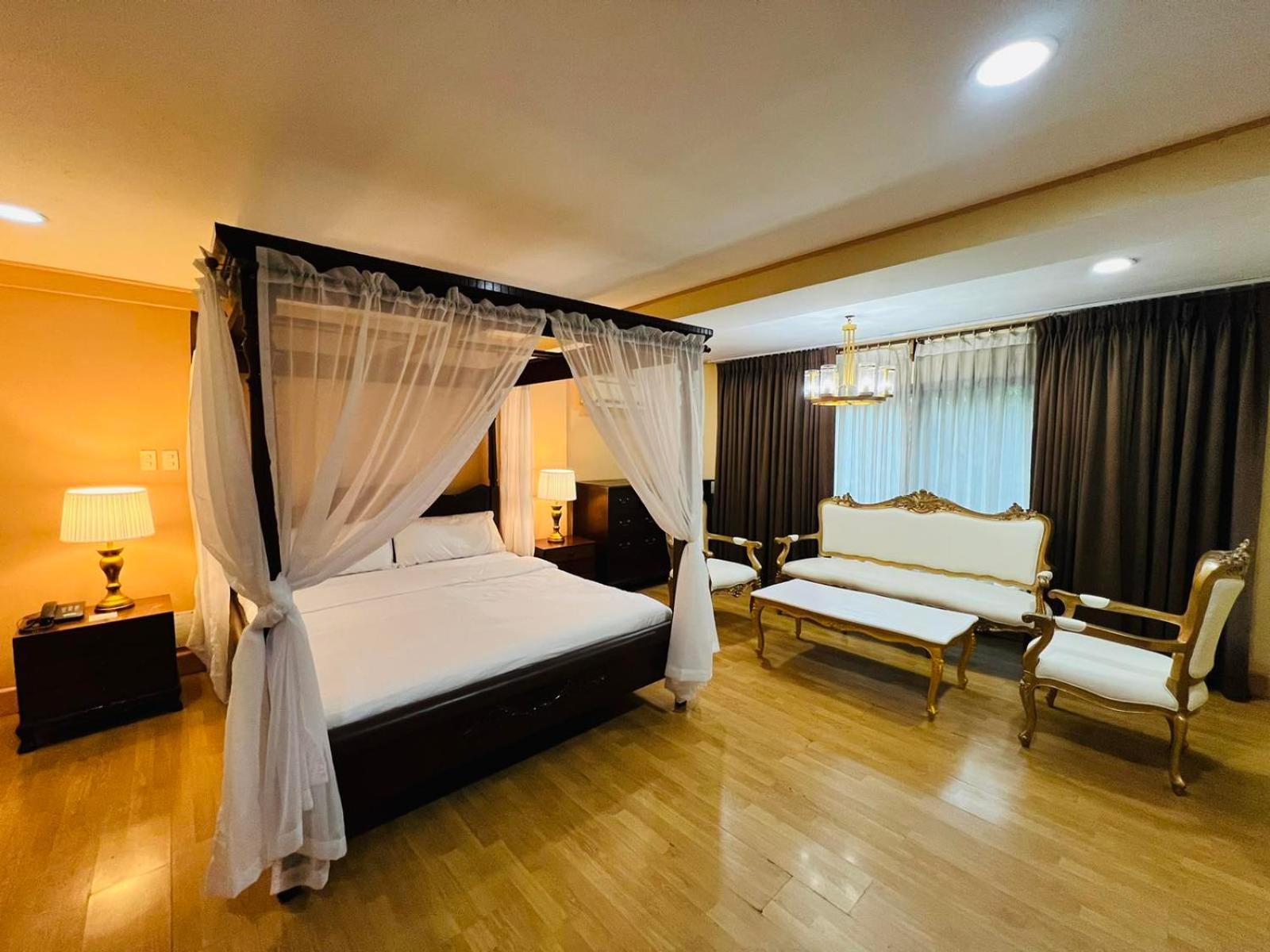 RedDoorz Premium at Arzo Hotel Manilla Buitenkant foto